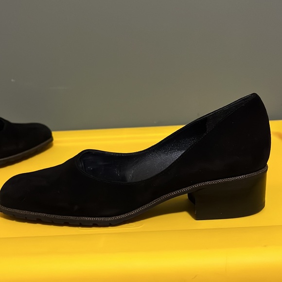 Stuart Weitzman | Mono | Suede Loafer in Black - Picture 7 of 17